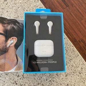 NWT. Anker Liberty Air 2 headphones.